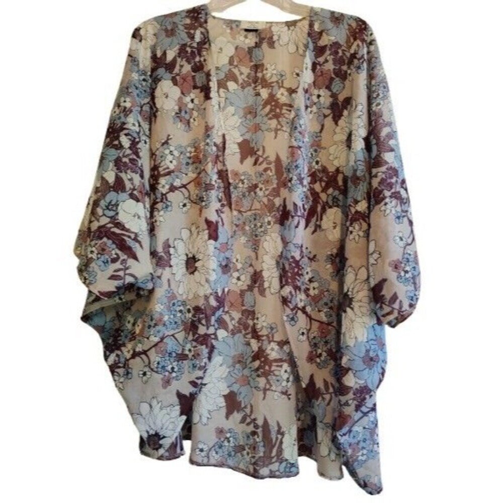 David and Young Floral Kimono Wrap One Size OSFM Semi Sheer Open Front Cardigan